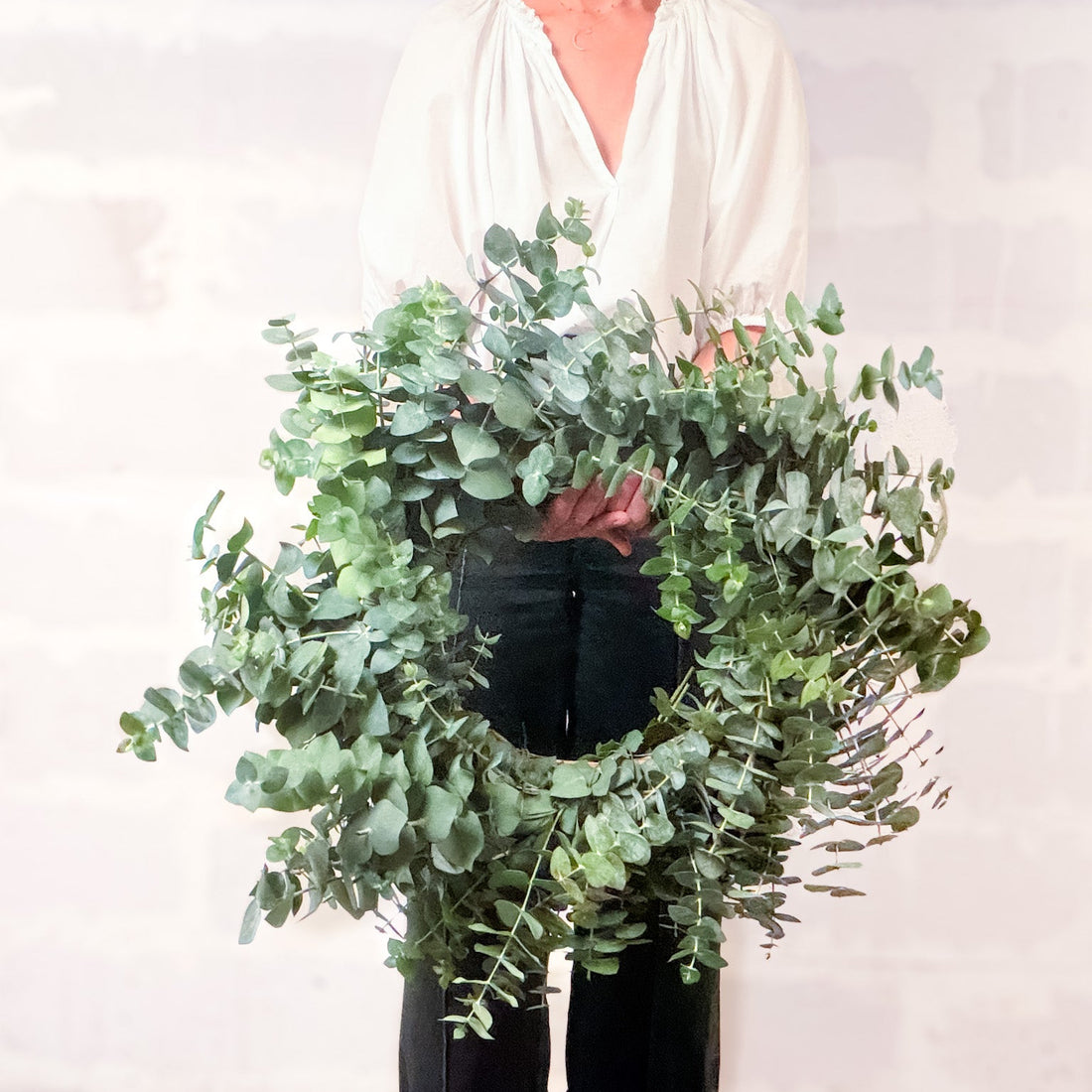 Corona de eucalipto natural para puerta