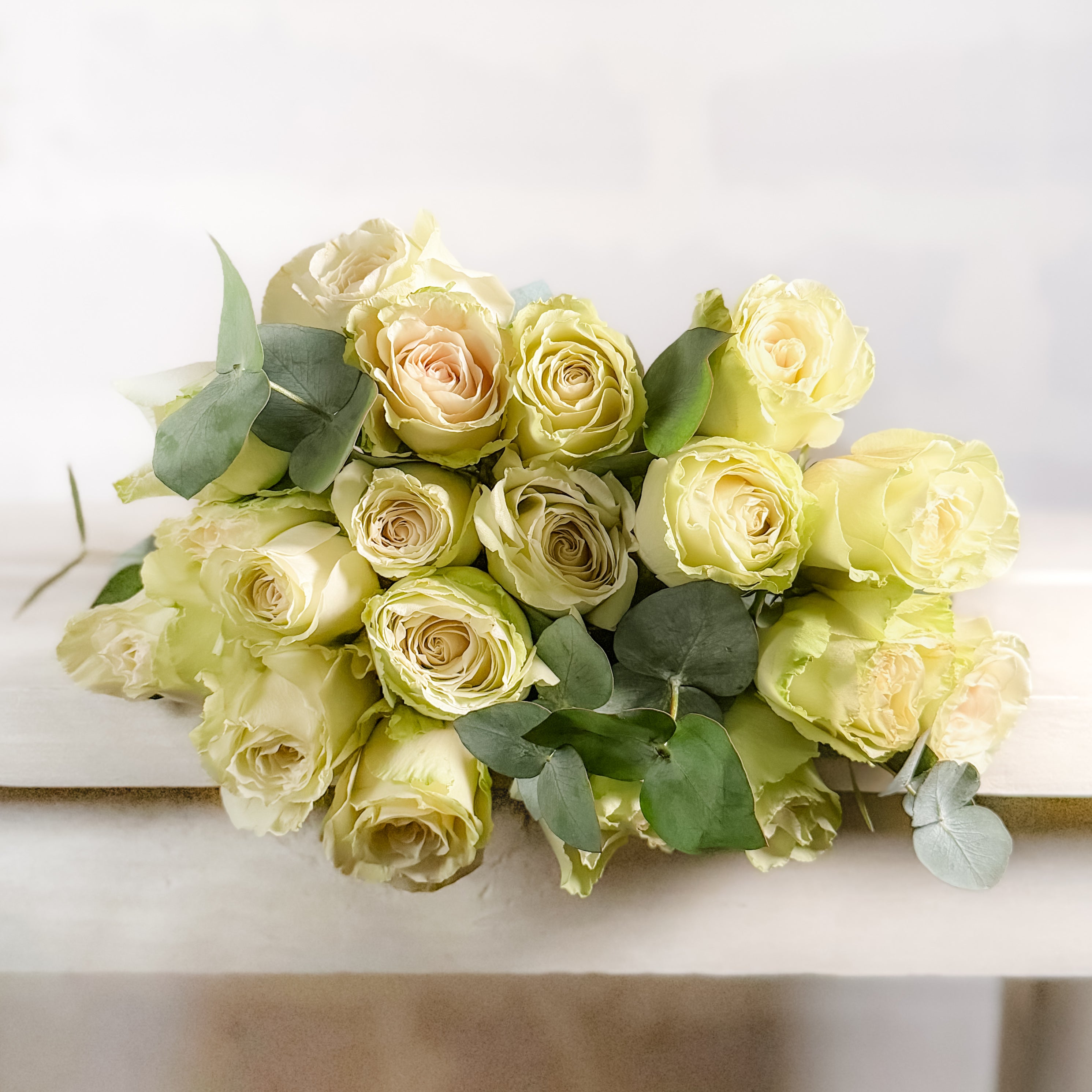 Atado 24 Rosas — Signature Wrap DM